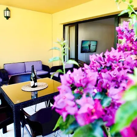 Apartment Vv Atlantic Garden With Pool View, Near